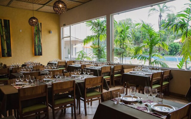 Hotel Mil Flores
