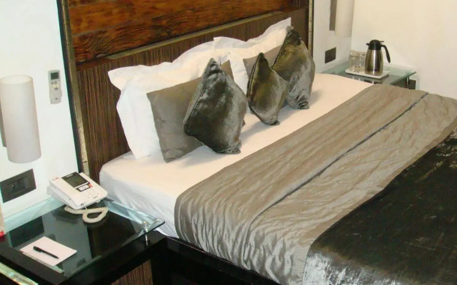 Shreyans Inn