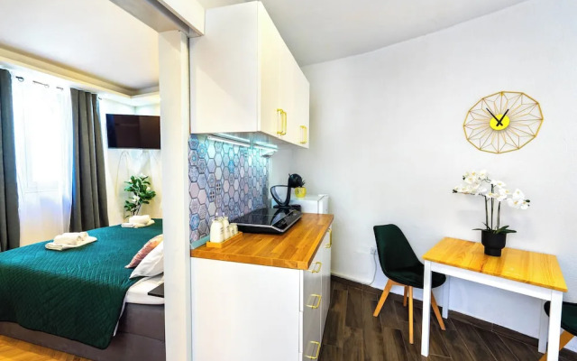 Elegant APT 5 min walk from Split center