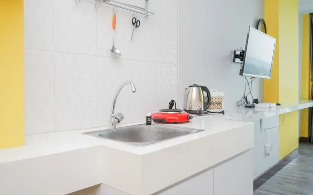 Studio Apartment at Tree Park Apartment