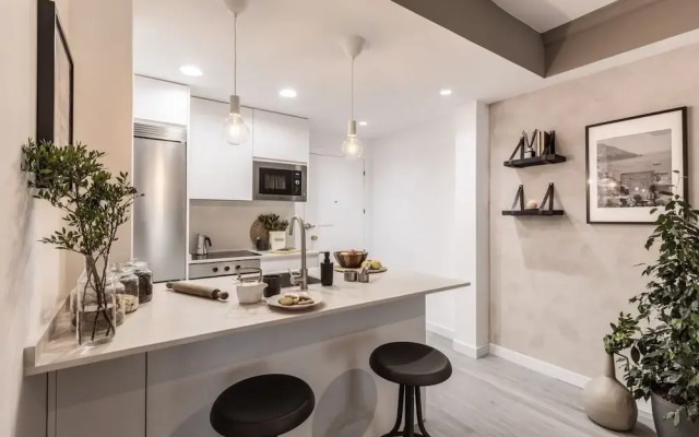 Mondragone - 1 Bedroom and Terrace in Goya