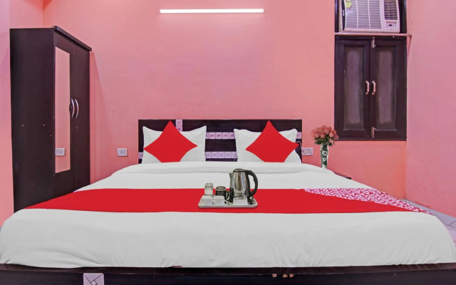 OYO Flagship 70281 Hotel Rishabh Inn