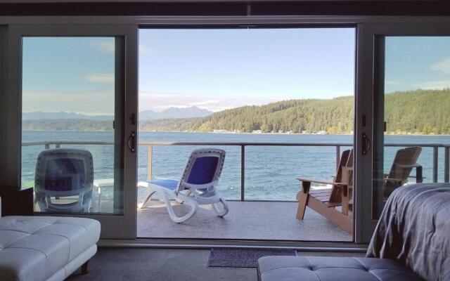 Luxury Lookout Hood Canal Vacation Rental