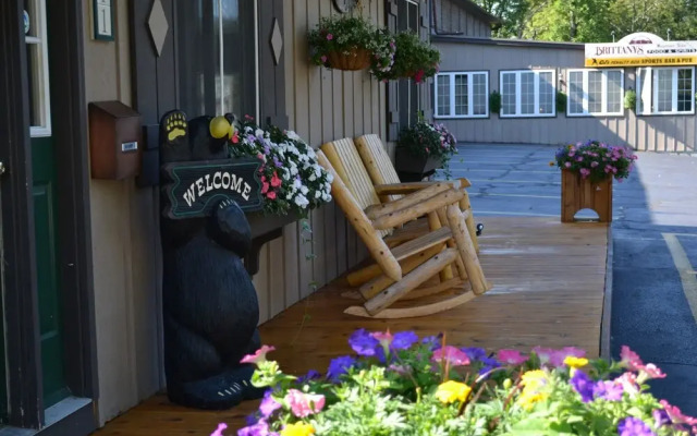 The Kancamagus Lodge