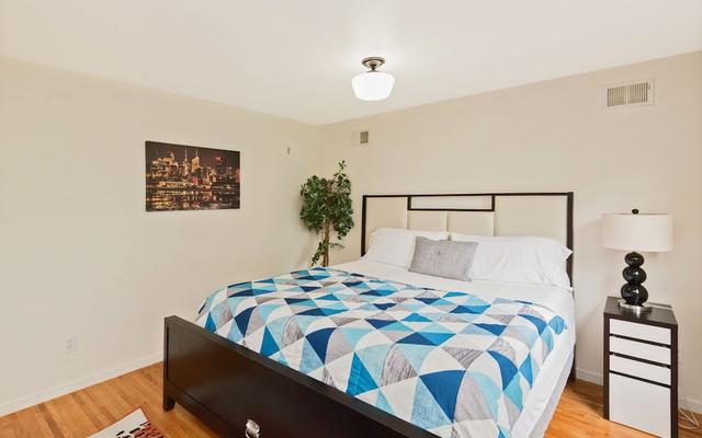 Racpanos Modern Stay on Forrest Street