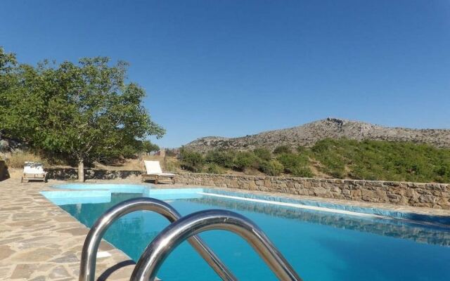 Arodamos Guesthouse