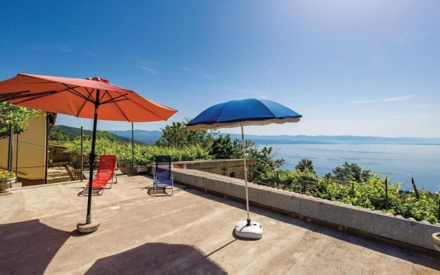 Beautiful Home in Lovran With Wifi and 3 Bedrooms