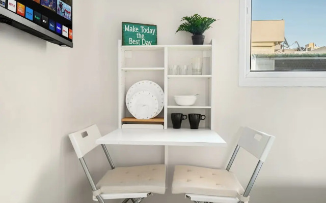 Netanya Beach Pool Studio by Sea N' Rent