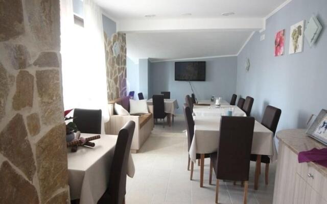 La Maison Rouge Resort