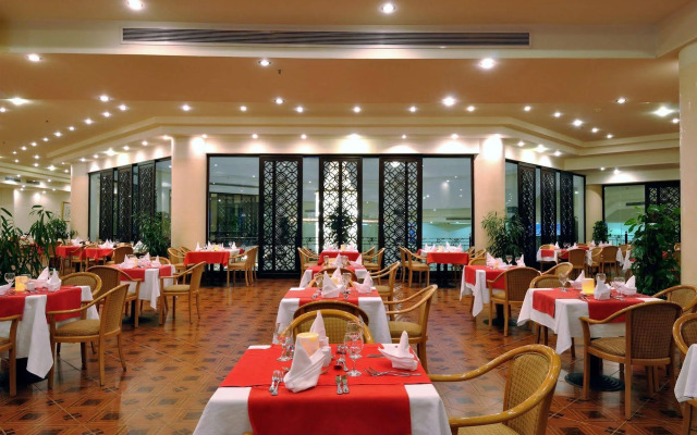 Grand Oasis Resort