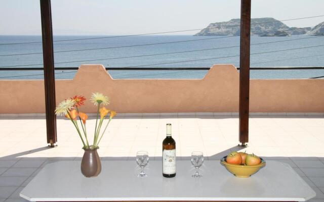 Thania Seaside Smotel - Adults Only
