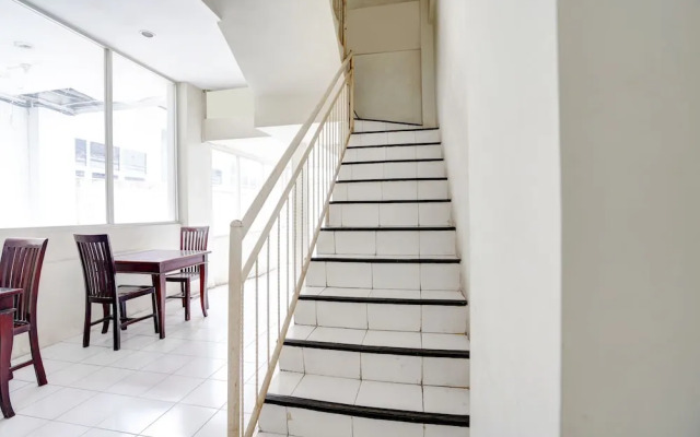 OYO 91035 De Ritz Residence