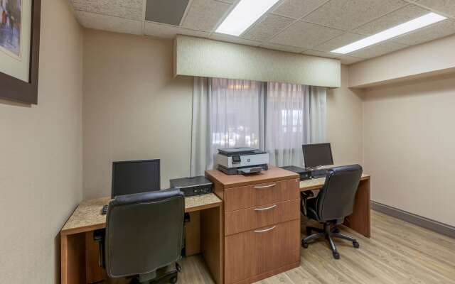 Best Western Plus Burlington Inn & Suites