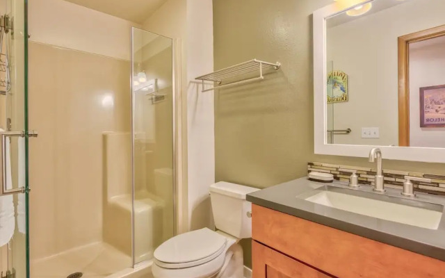 2 Tan Oak-Hot Tub-3BR/2BA