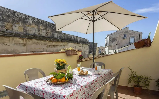 Salomone Apartment 15 With Terrace by Wonderful Italy