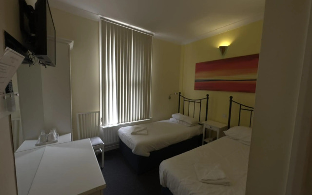 Manor Hotel