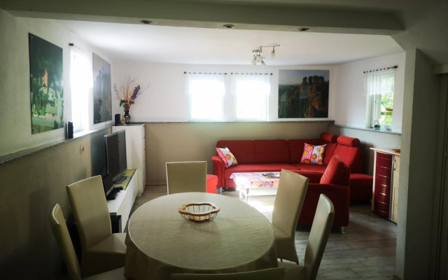 Ferienhaus Franz - an der Elbe, mit großem Garten