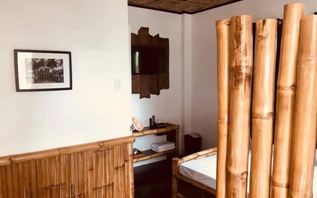 Everyday Sunday Hotel Cafe