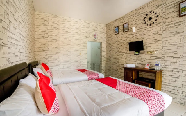 Super OYO 2961 Artana Bed & Breakfast