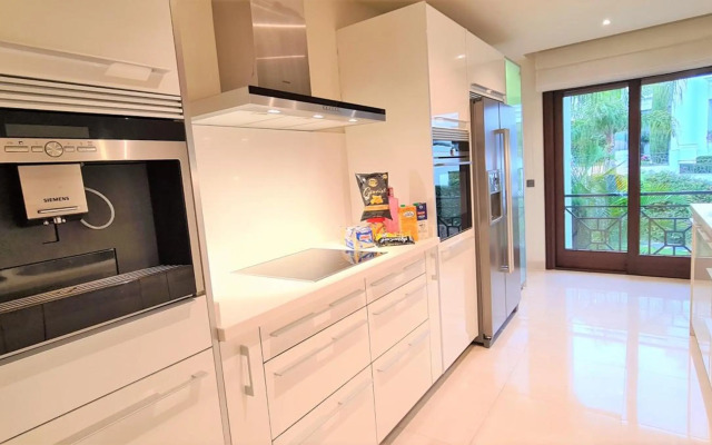 LUXURY APARTMENT FRONTAL BEACH in Doncella Beach