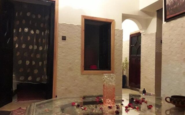 Full Moon Hostel