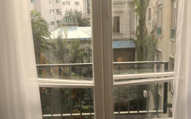 Redlotus Accommodation-Old City Inter2