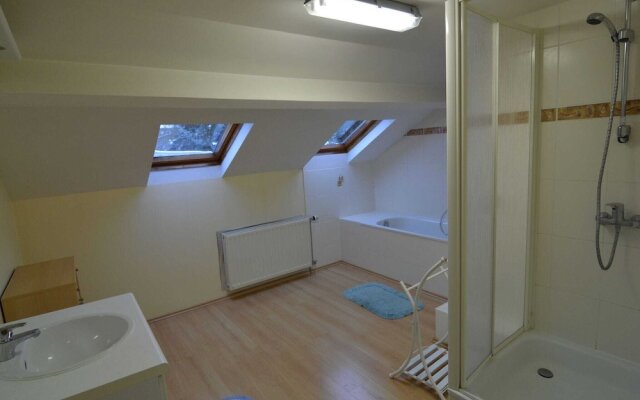 Charming Holiday Home in Halleux with Garden