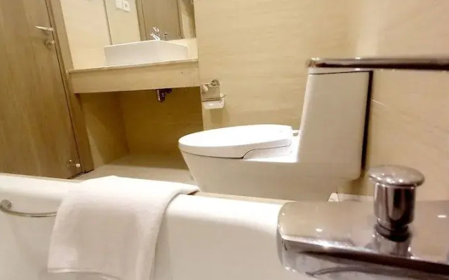 Louis Kienne Cikarang Hotel & Service Apartment