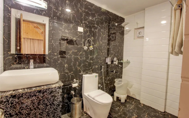 OYO 10786 Hotel Hill County
