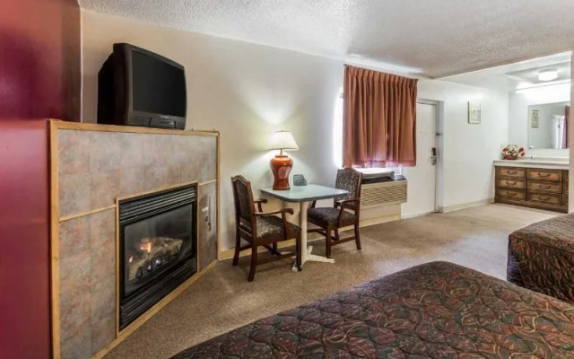 Rodeway Inn & Suites