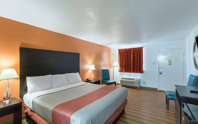 Motel 6 San Antonio, TX - I-10 West