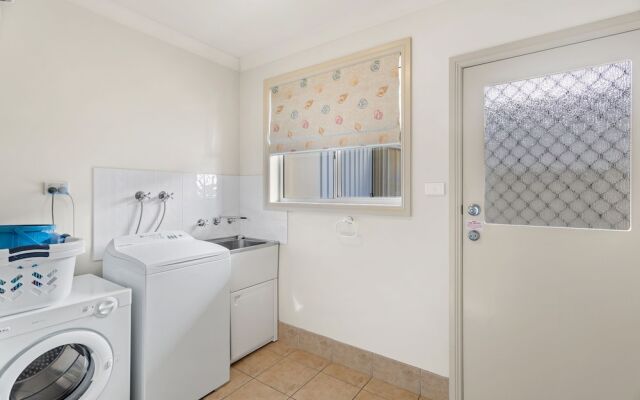 Danalene Parade, 1-25