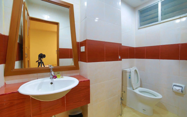 Lotus Hotel Patong