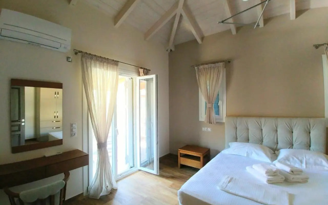 Villa *FRYNI*/5' from sea & center/Mountain View
