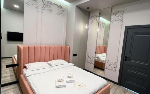 Royal apartment on Gorodotska 33 street