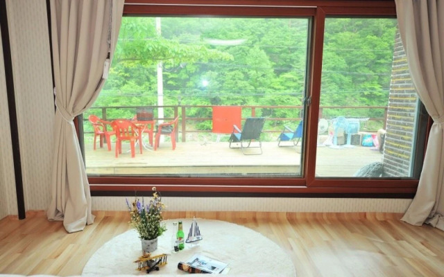 Yangyang Beopsusanjang Pension