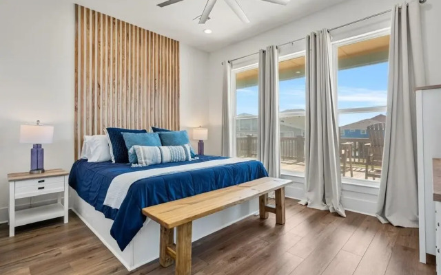 Tidewater 4 Bedroom Home by RedAwning