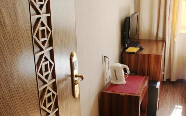 Yimin Business Hotel