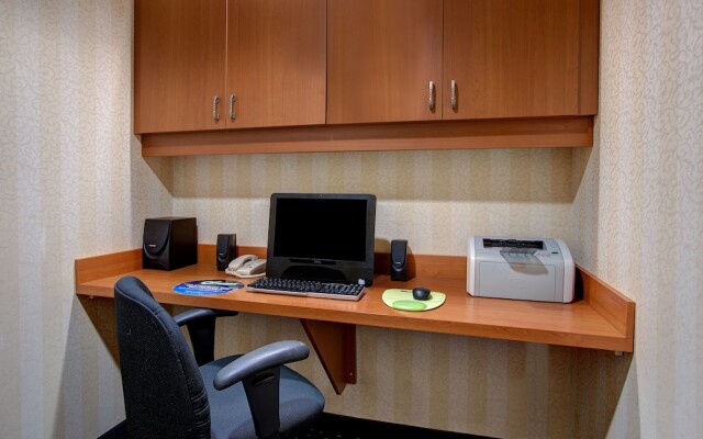Days Inn & Suites Collingwood