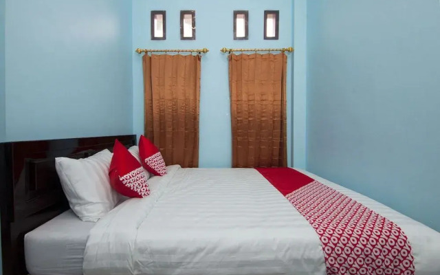 OYO 1235 Tona Residence