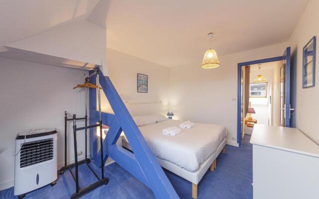 Appartement vue sur le port avec piscine commune