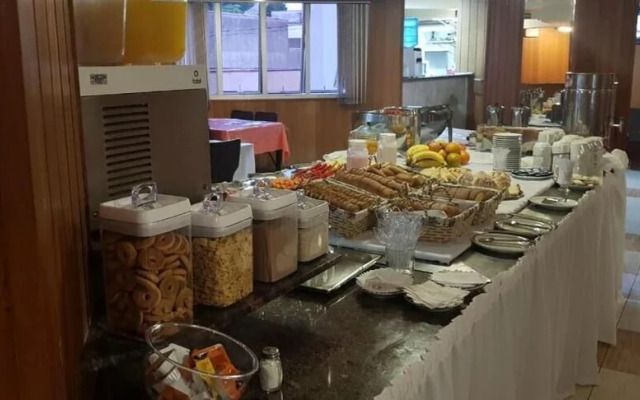 Binder Hotel Mogi Guaçu