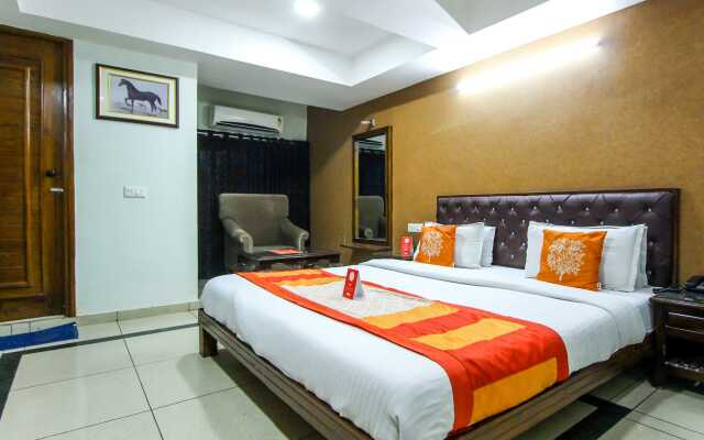 OYO 893 Hotel Seven
