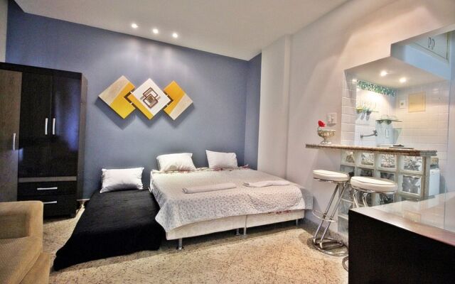 Rio's Spot Apartment C013