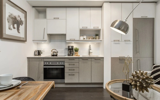 QuickStay - Classy & Rustic Downtown Condo
