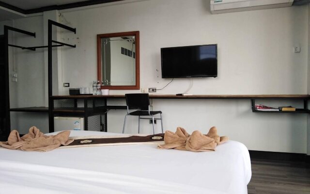 Pimpimarn Beach Hotel