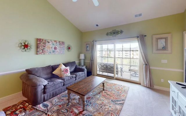 Magnolia Pointe Luster Leaf 4895-402 2 Bedroom Condo