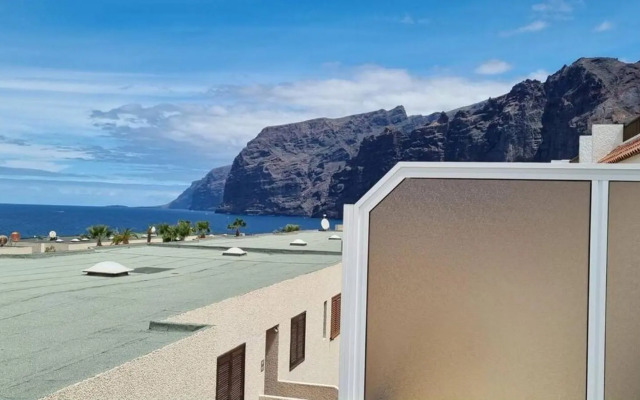 Los Gigantes Tamara Apartment by DreamHomesTenerife