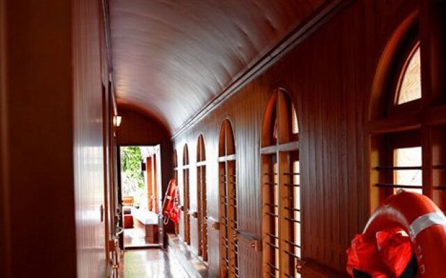Paradise Resorts