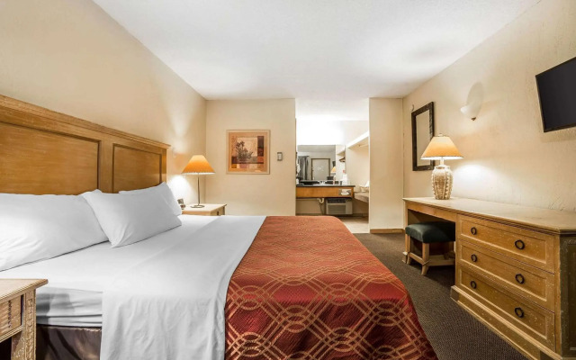 Econo Lodge Inn & Suites Kalispell - Glacier National Park Gateway